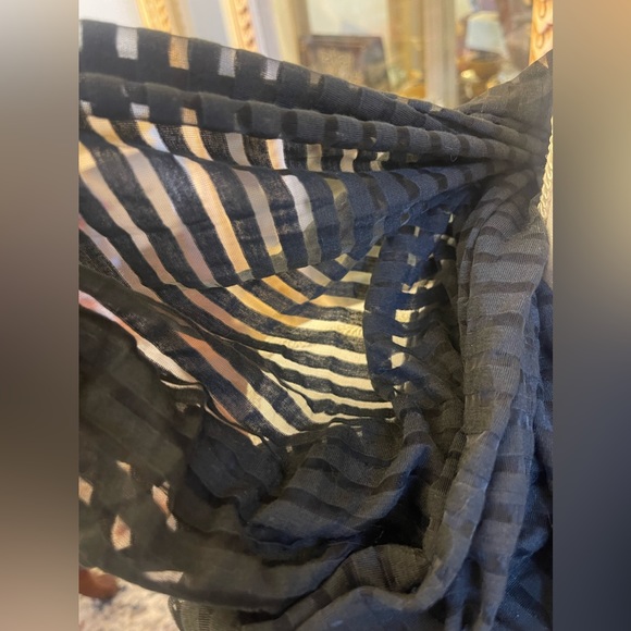 Steve Madden Black Sheer Striped Infinity Scarf Light Weight OS - Picture 5 of 7